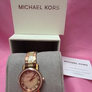 Michael Kors MK3700 Women’s watch